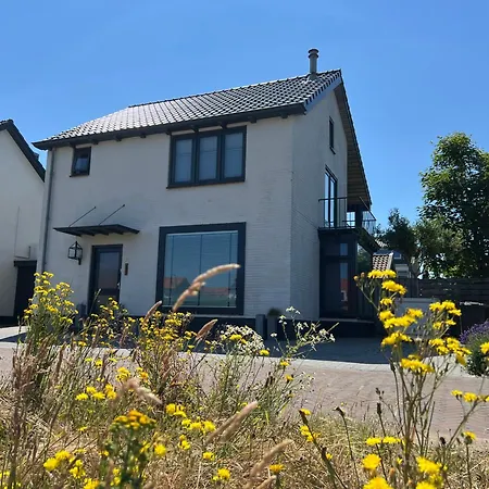 Texelheerlijk 4 Holiday home *