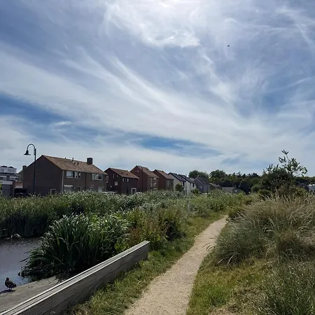 Texelheerlijk 4 Ferienhaus *